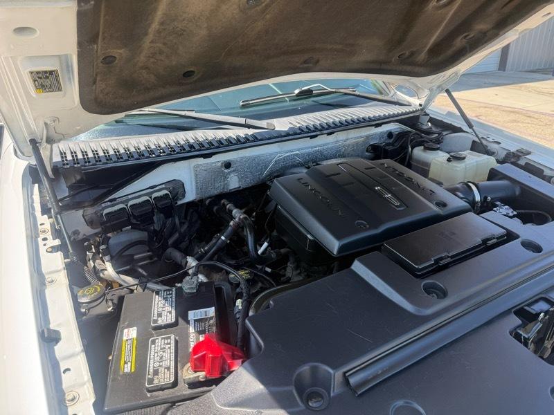 Lincoln Navigator 4WD 2011