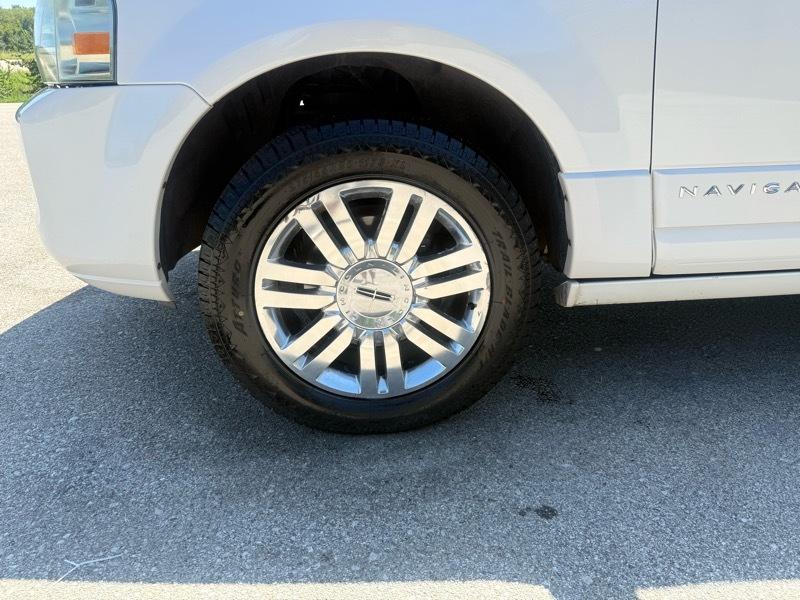 Lincoln Navigator 4WD 2011