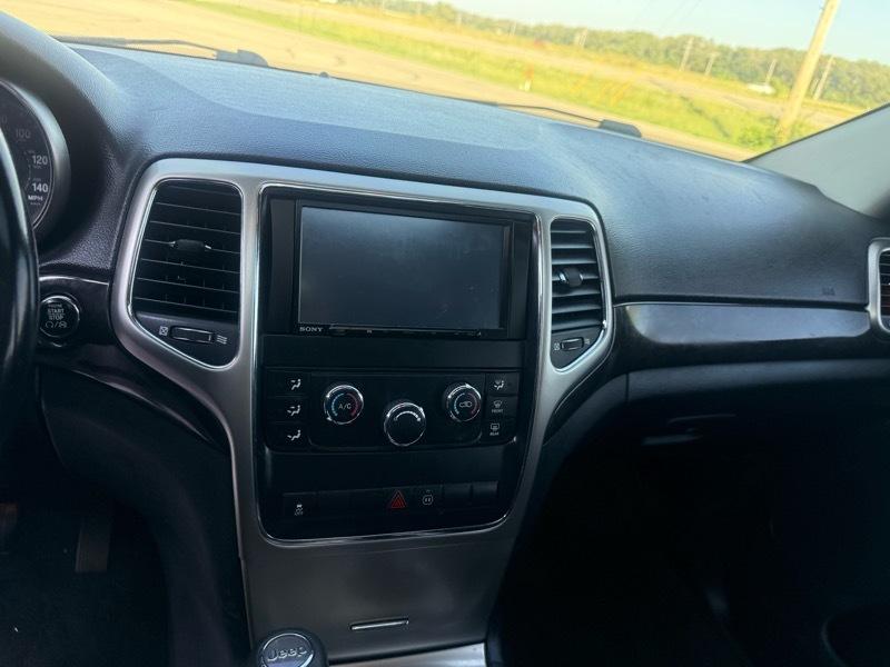 Jeep Grand Cherokee Laredo 4WD 2011