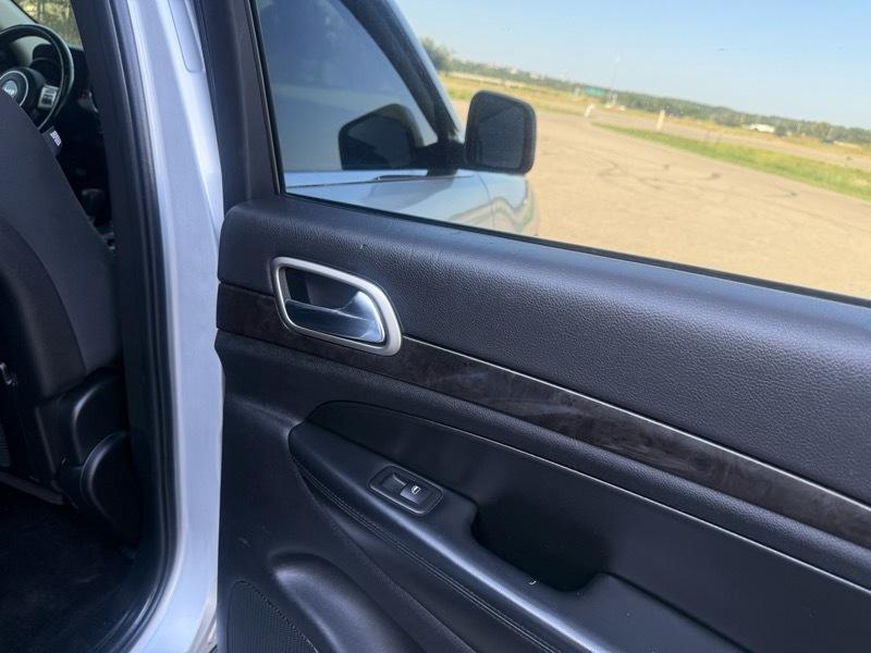 Jeep Grand Cherokee Laredo 4WD 2011