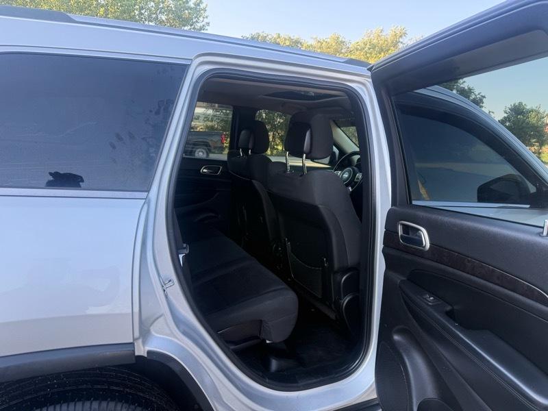 Jeep Grand Cherokee Laredo 4WD 2011
