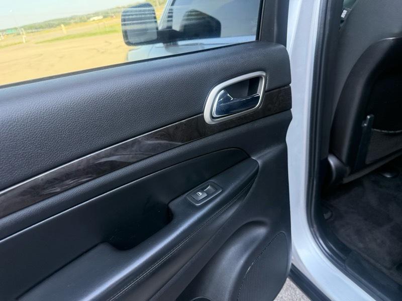 Jeep Grand Cherokee Laredo 4WD 2011