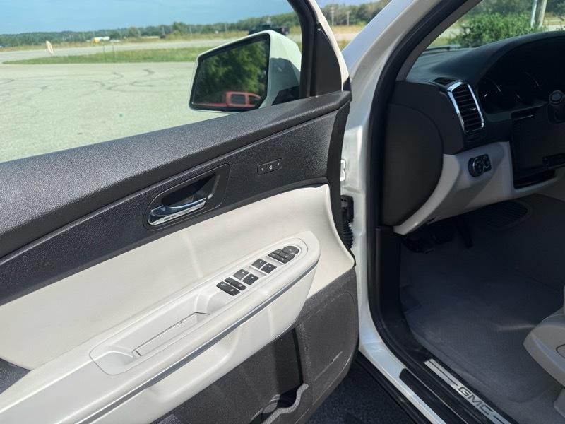 GMC Acadia SLT-2 AWD 2010