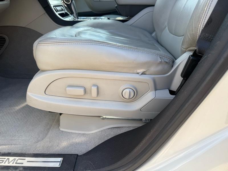 GMC Acadia SLT-2 AWD 2010
