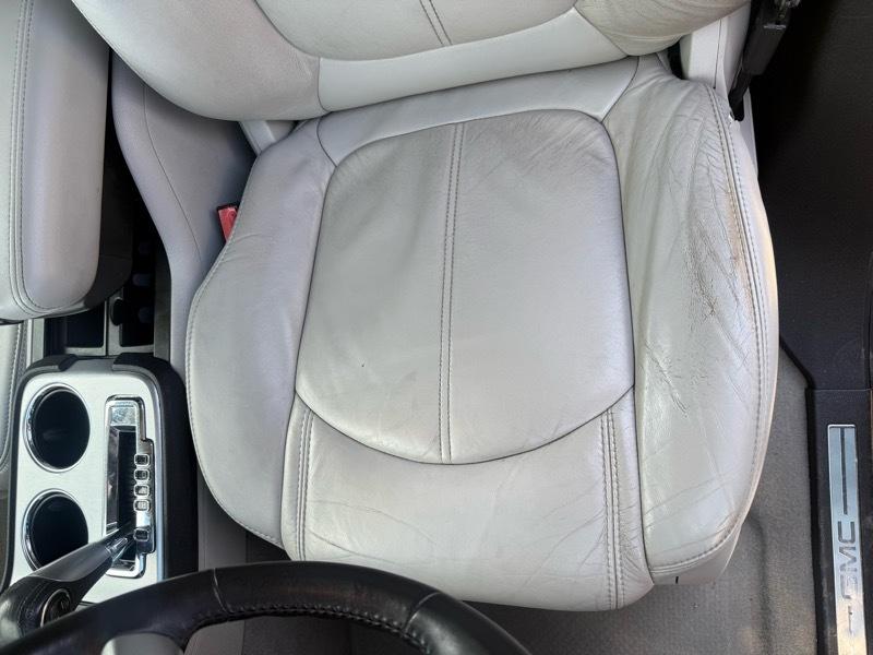 GMC Acadia SLT-2 AWD 2010