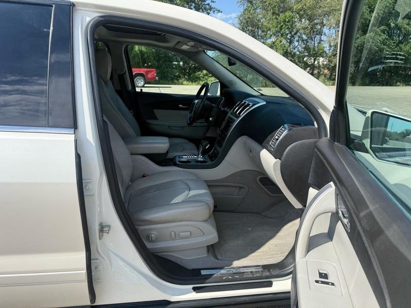 GMC Acadia SLT-2 AWD 2010