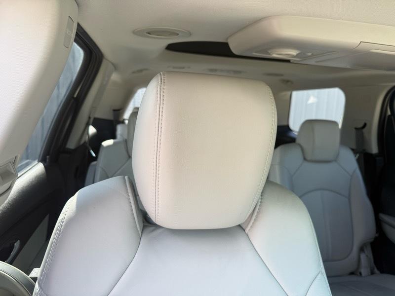 GMC Acadia SLT-2 AWD 2010
