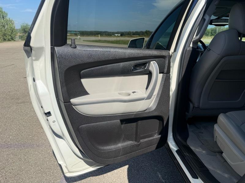 GMC Acadia SLT-2 AWD 2010