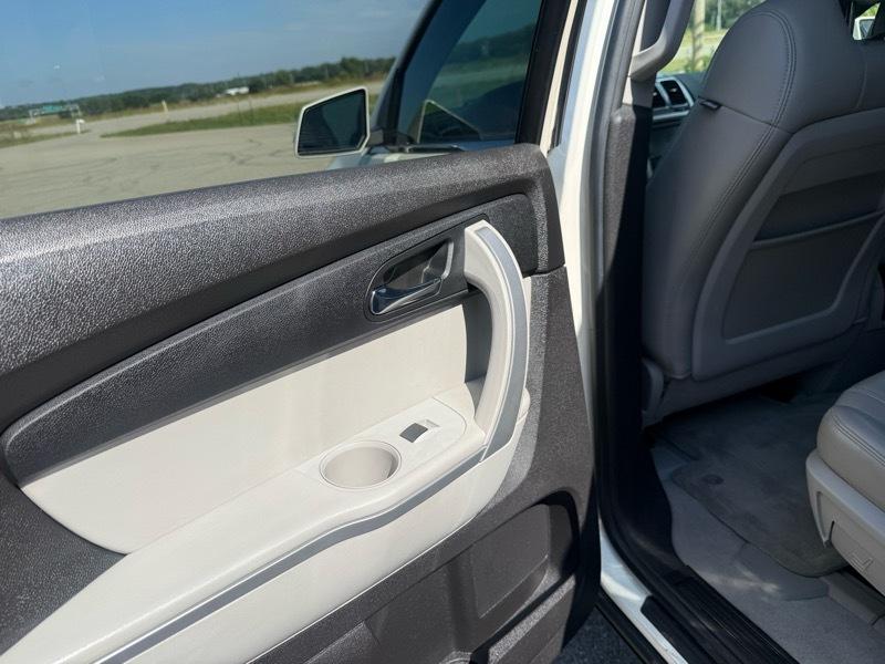 GMC Acadia SLT-2 AWD 2010