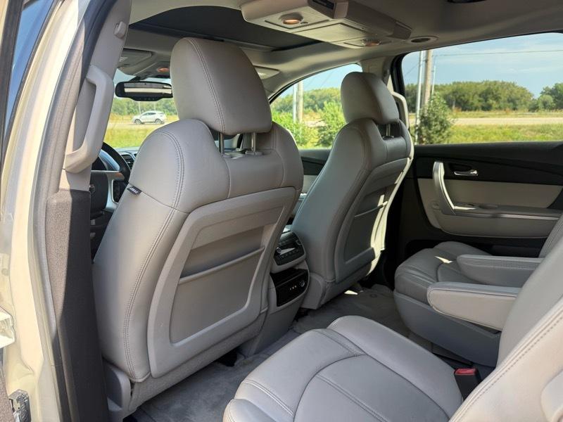 GMC Acadia SLT-2 AWD 2010