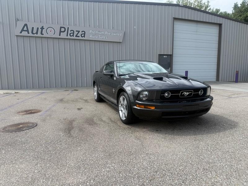 Ford Mustang V6 Deluxe Coupe 2007