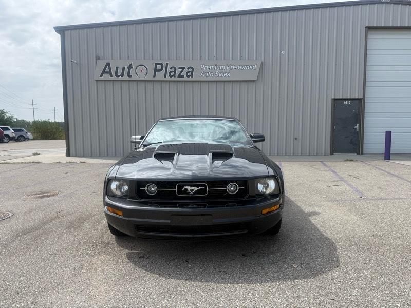 Ford Mustang V6 Deluxe Coupe 2007
