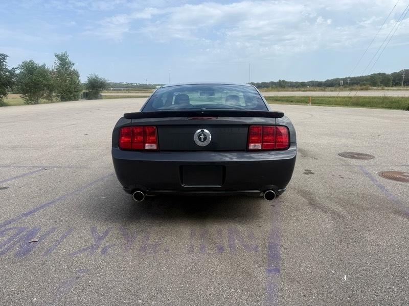 Ford Mustang V6 Deluxe Coupe 2007