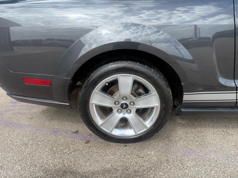 Ford Mustang V6 Deluxe Coupe 2007