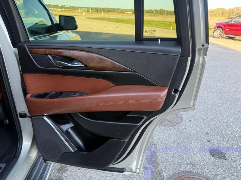 Cadillac Escalade Premium 4WD 2015
