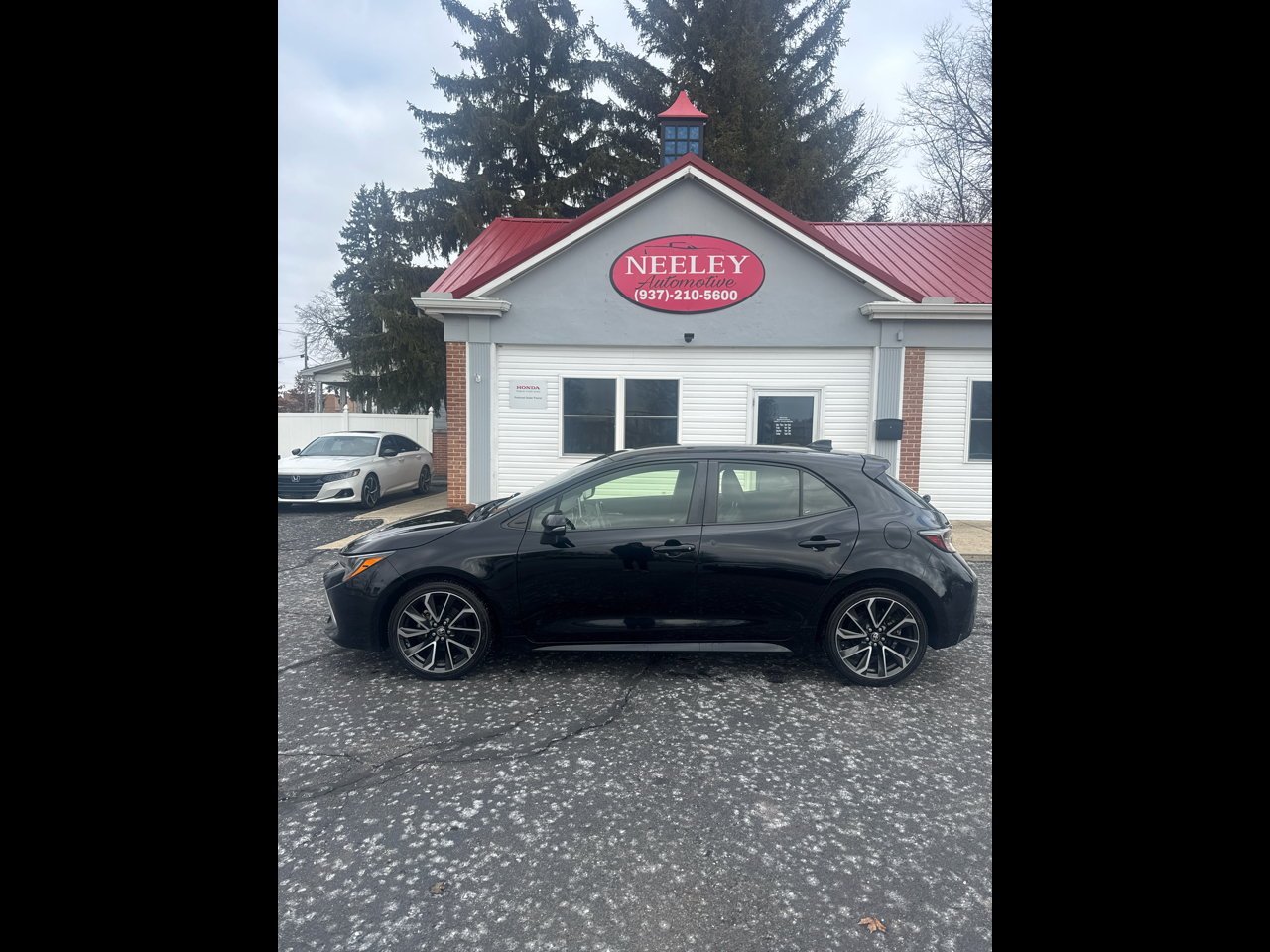 2019 Toyota Corolla Hatchback XSE's photo