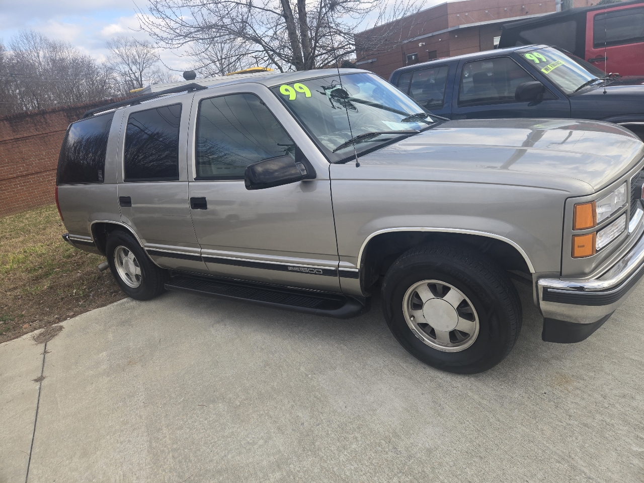 1999 GMC Yukon SLE 2WD