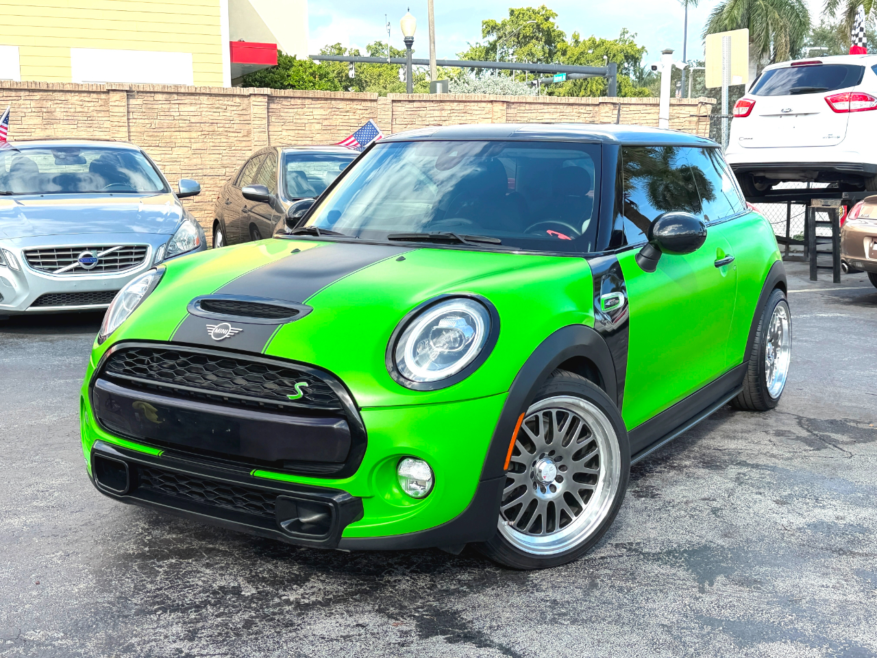 2019 MINI Hardtop 2 Door S's photo