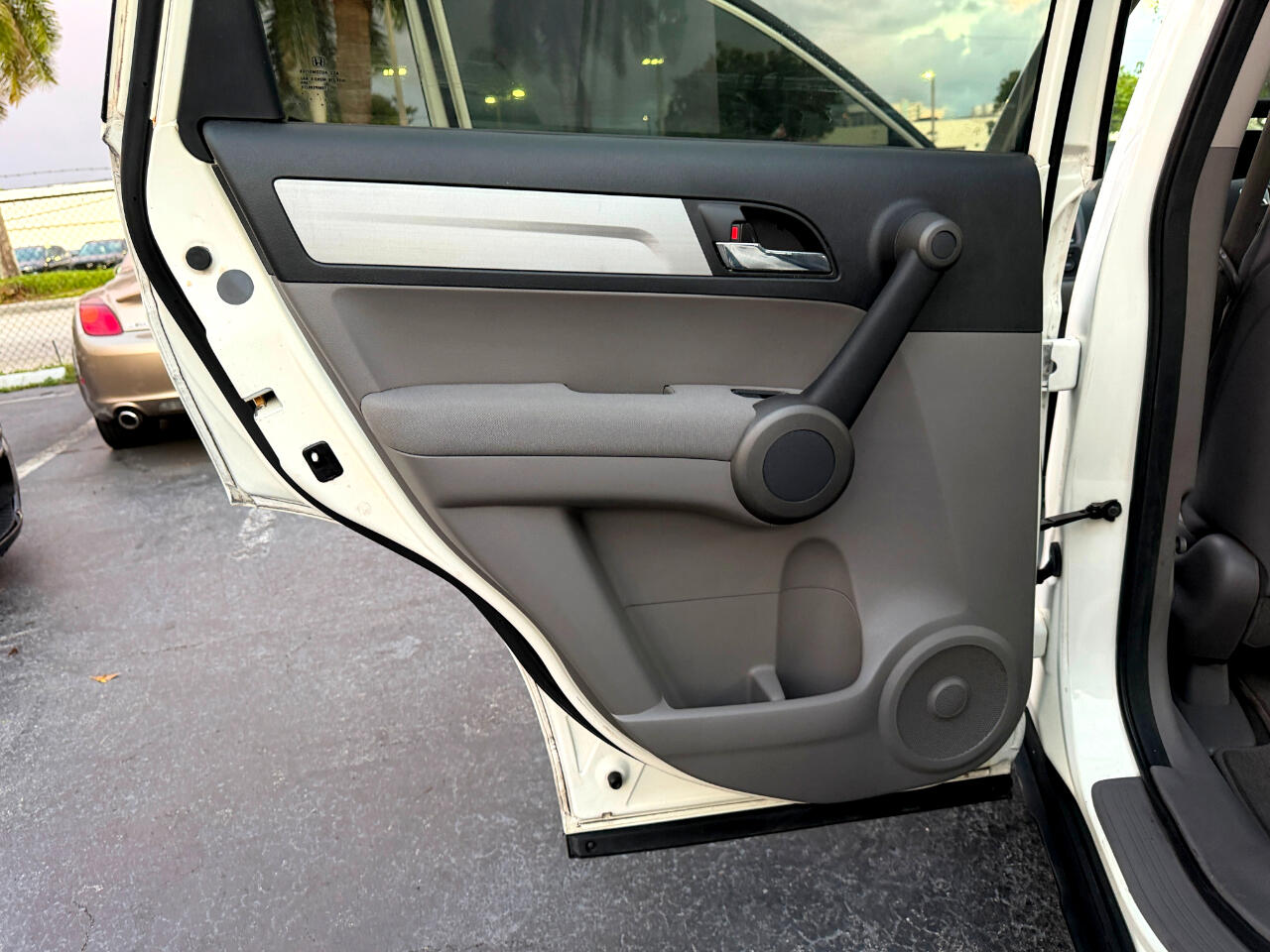 Honda CR-V LX 2WD 5-Speed AT 2010