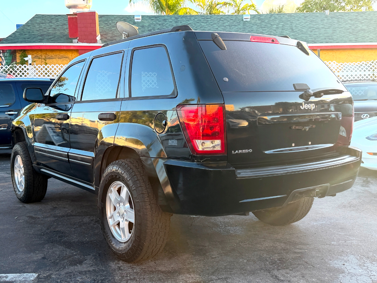 Jeep Grand Cherokee Laredo 2WD 2006