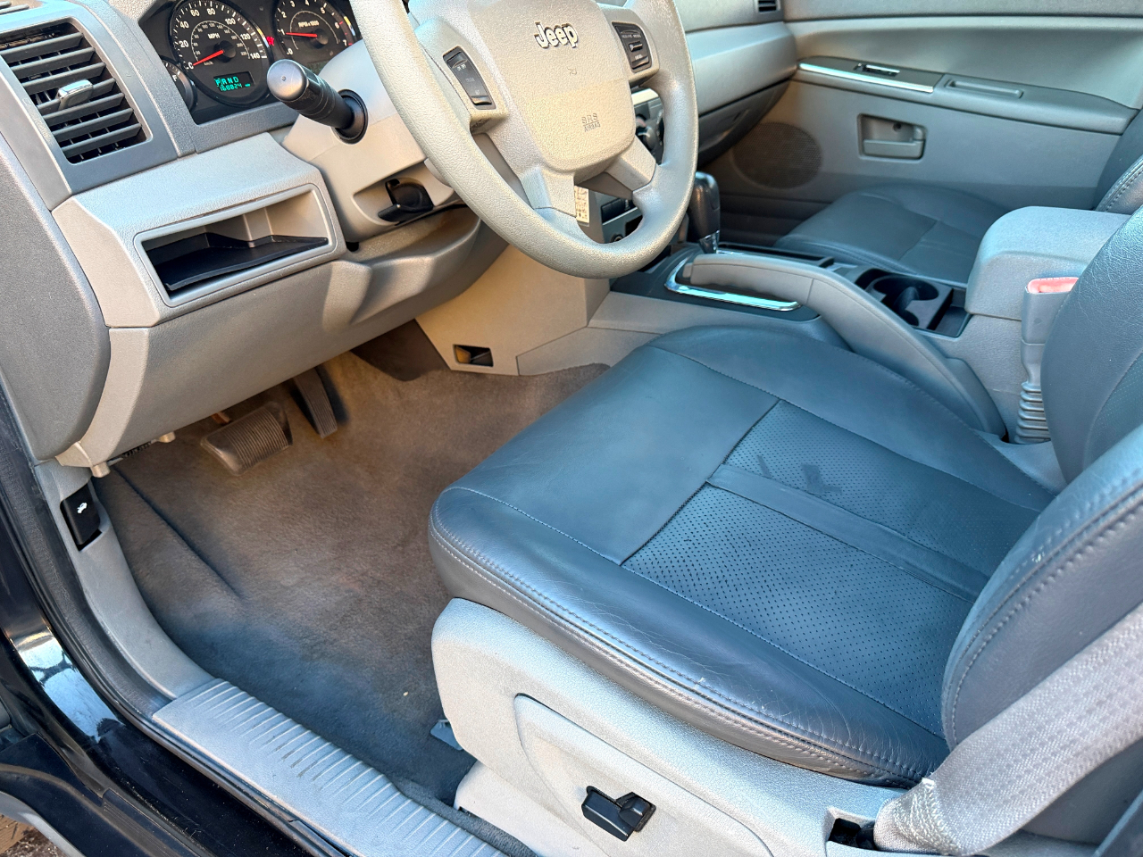 Jeep Grand Cherokee Laredo 2WD 2006