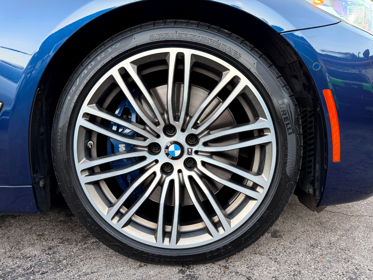 BMW 5-Series M550i xDrive 2019