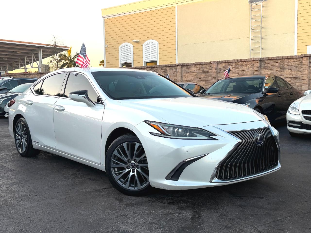 Lexus ES 300h Base 2019