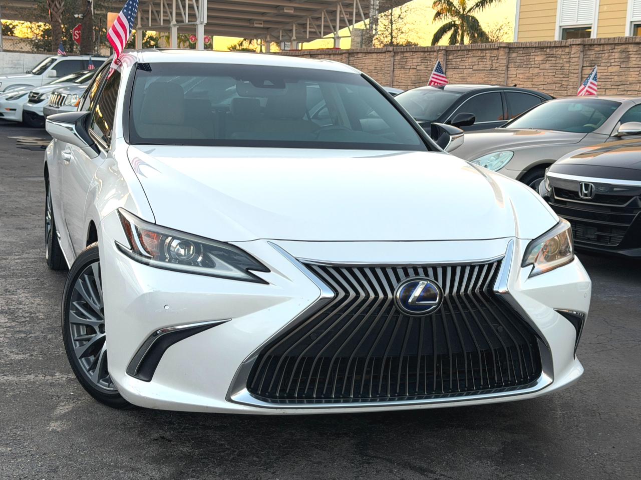 Lexus ES 300h Base 2019