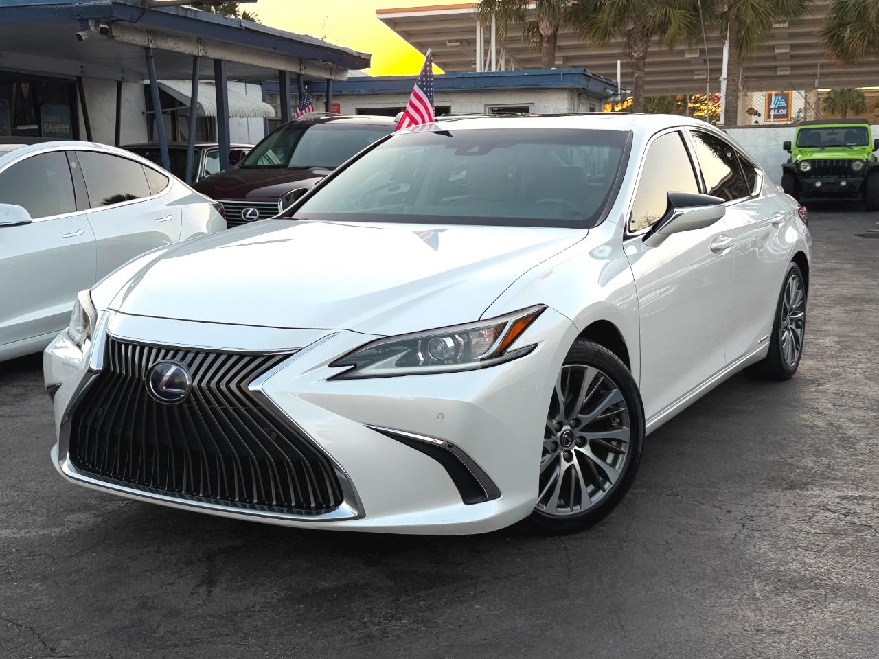 Lexus ES 300h Base 2019