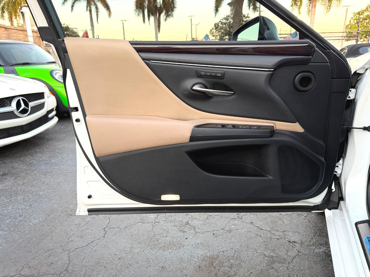 Lexus ES 300h Base 2019