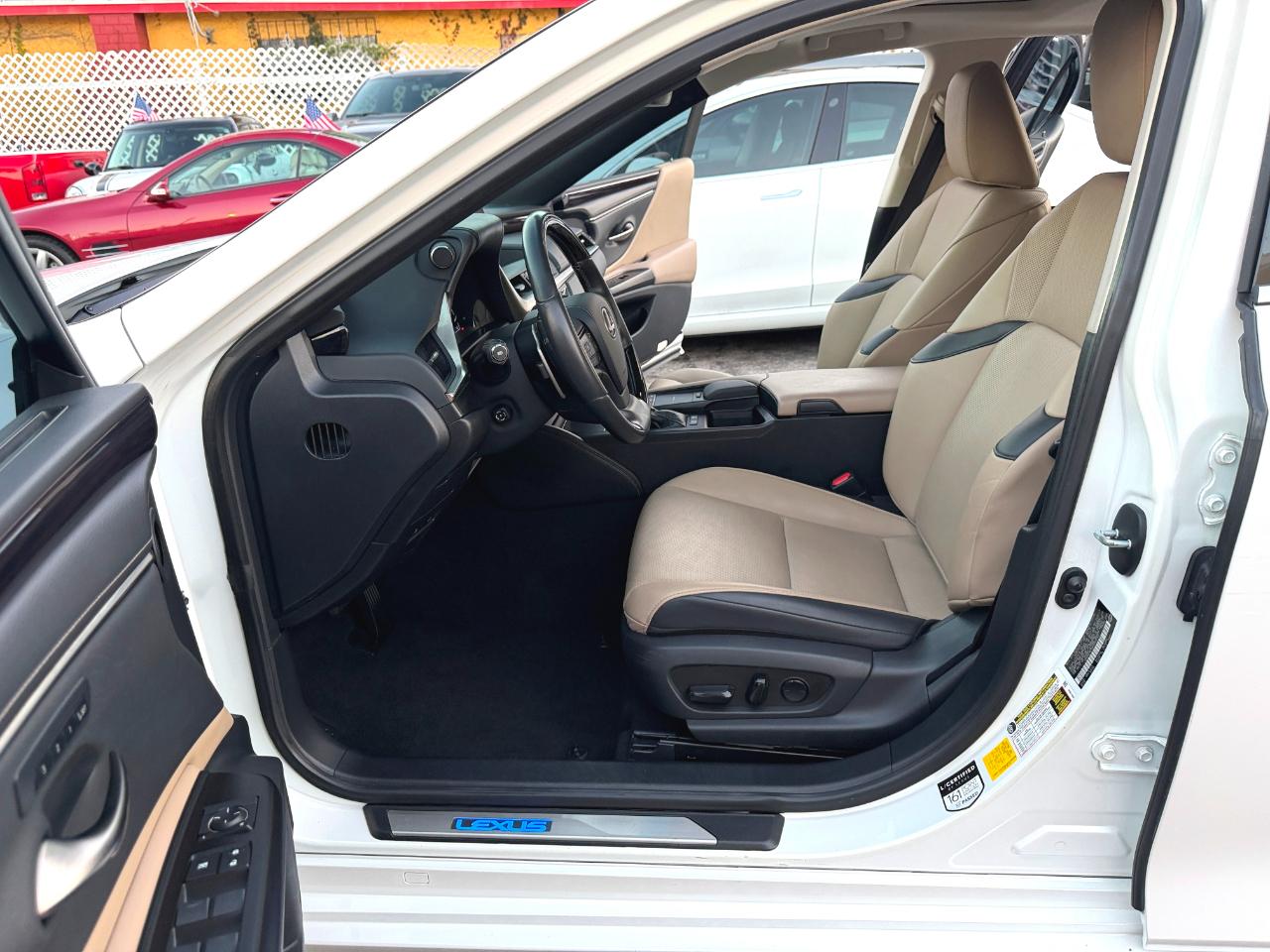 Lexus ES 300h Base 2019