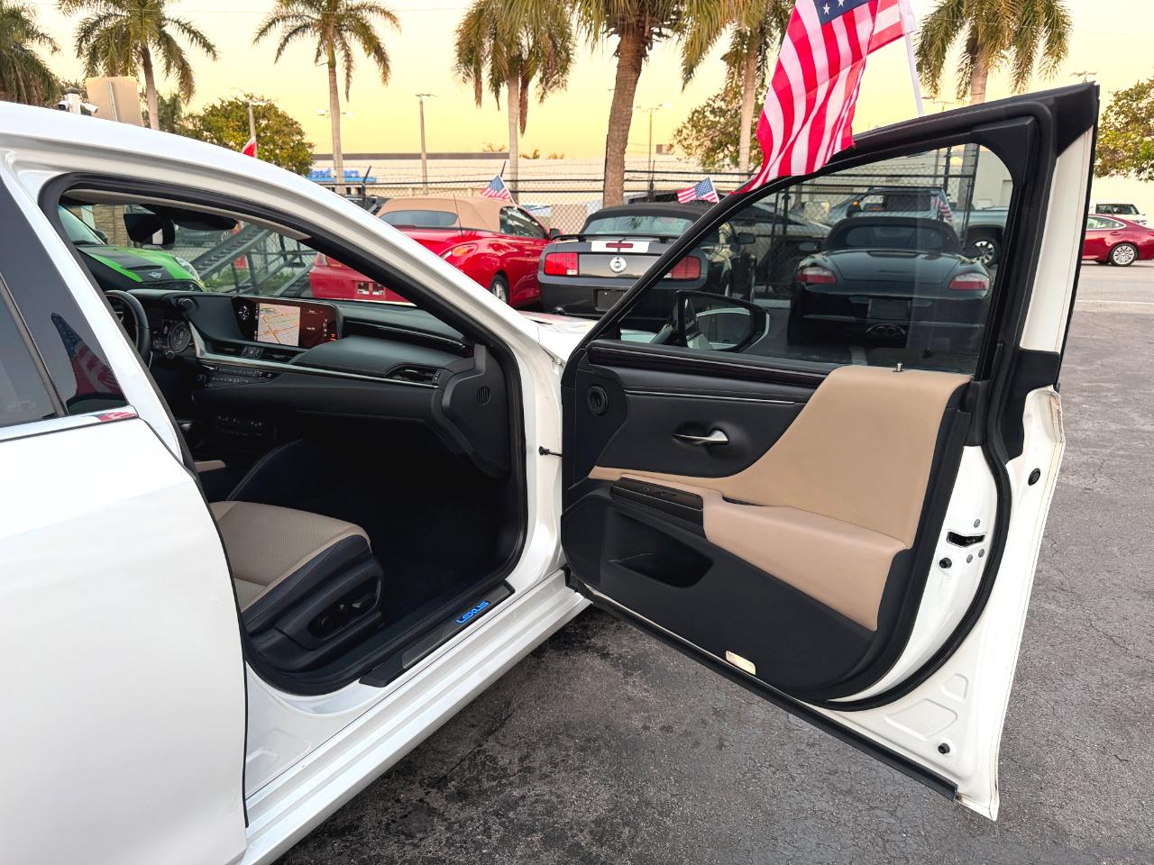 Lexus ES 300h Base 2019