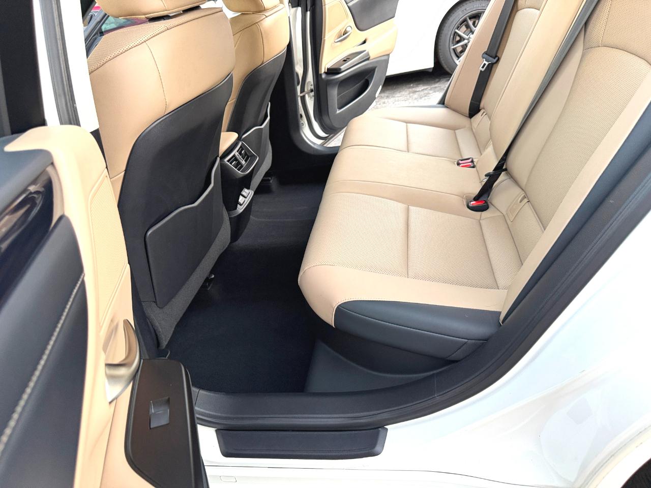 Lexus ES 300h Base 2019