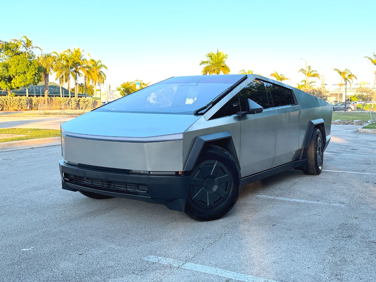 Tesla Cybertruck Base 2025