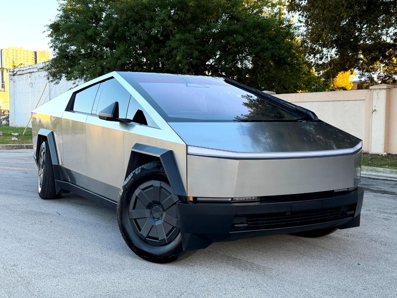 Tesla Cybertruck Base 2025