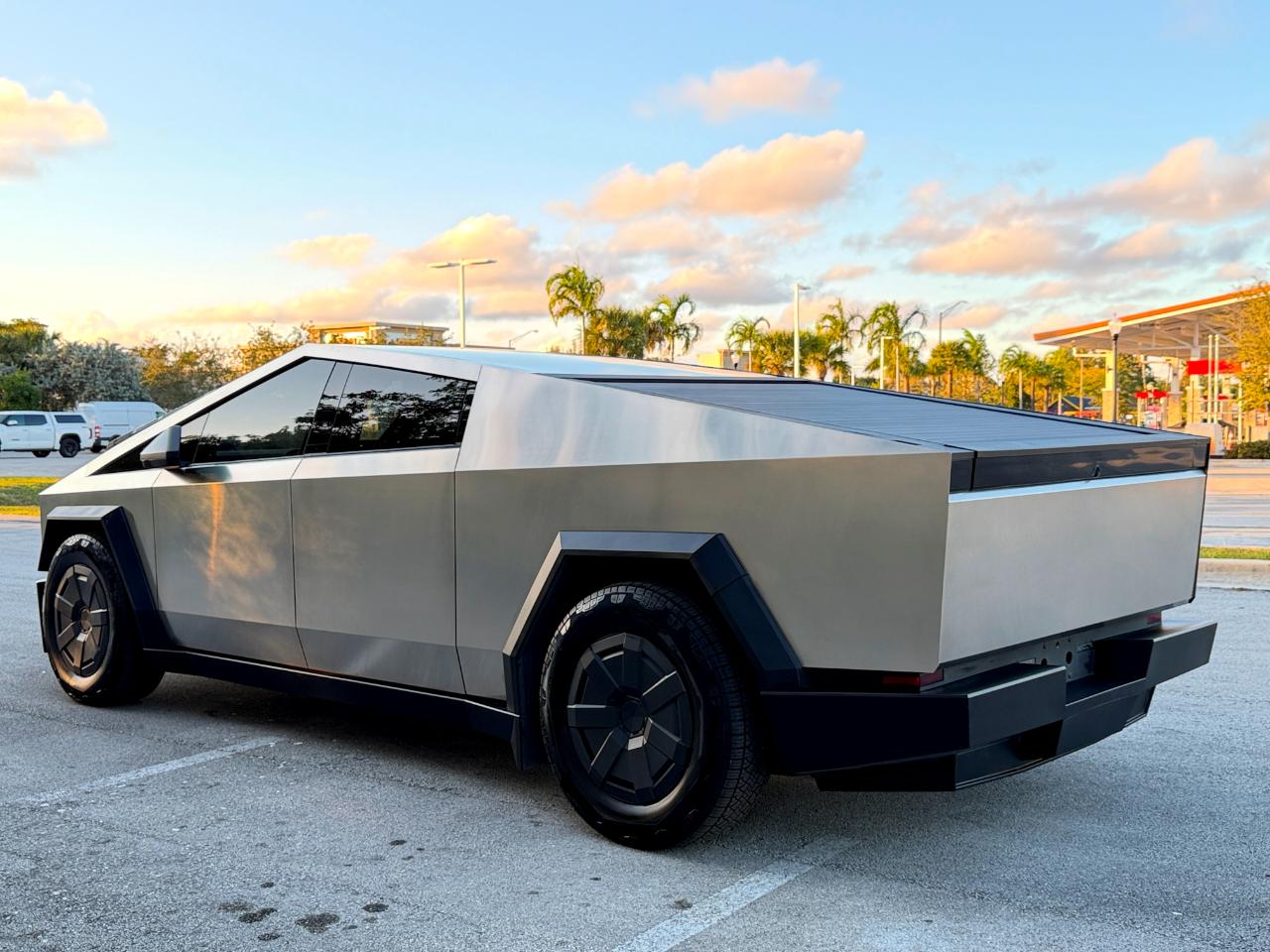 Tesla Cybertruck Base 2025