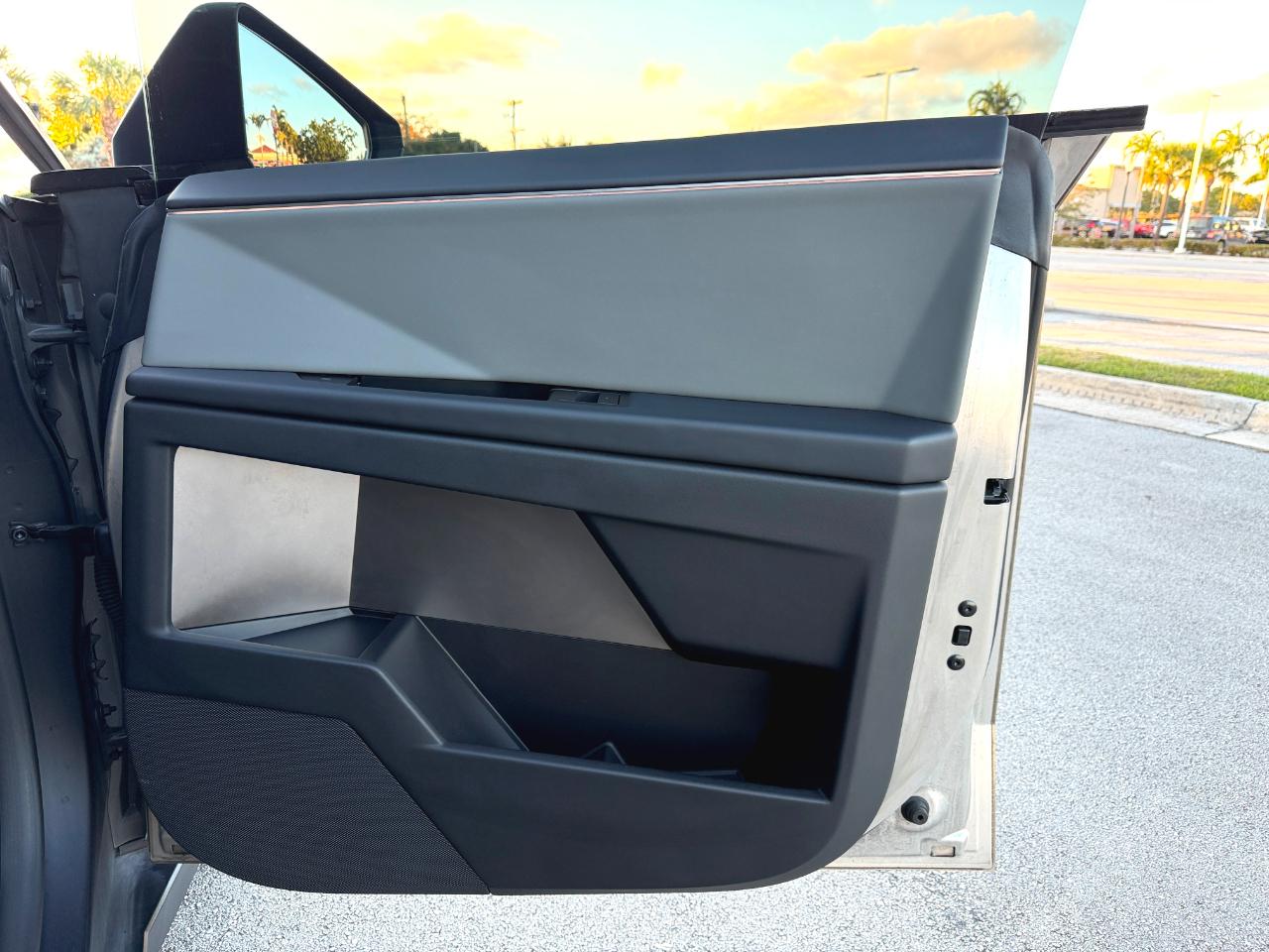 Tesla Cybertruck Base 2025