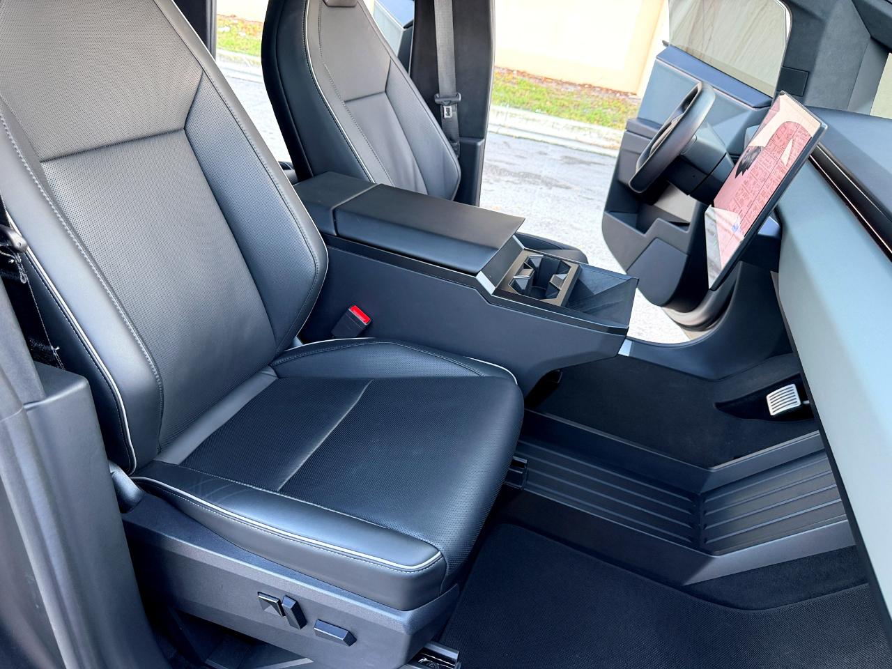 Tesla Cybertruck Base 2025