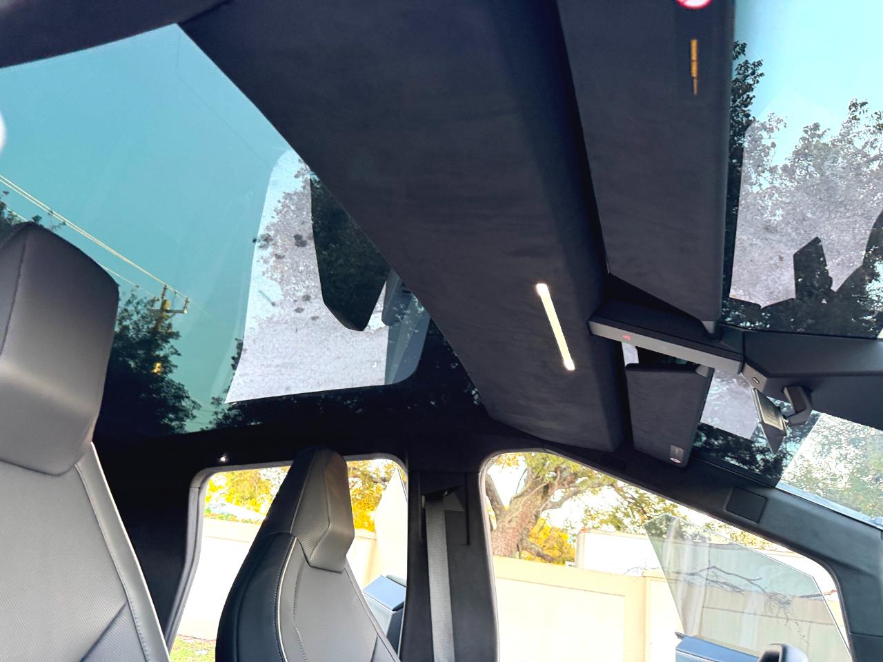 Tesla Cybertruck Base 2025