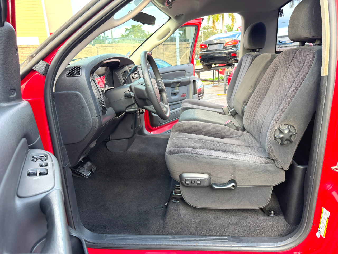 Dodge Ram 1500 SLT Long Bed 2WD 2005