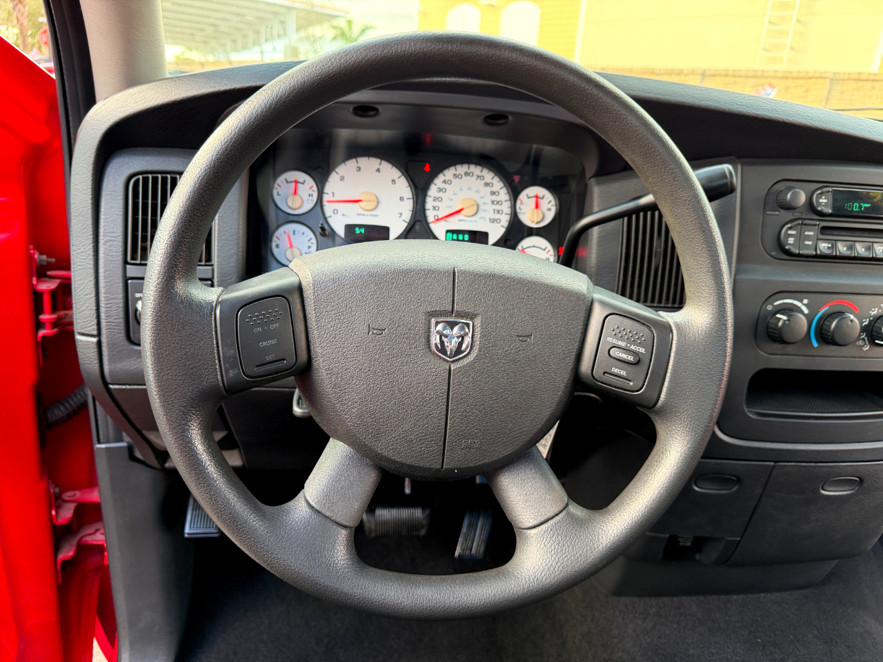 Dodge Ram 1500 SLT Long Bed 2WD 2005