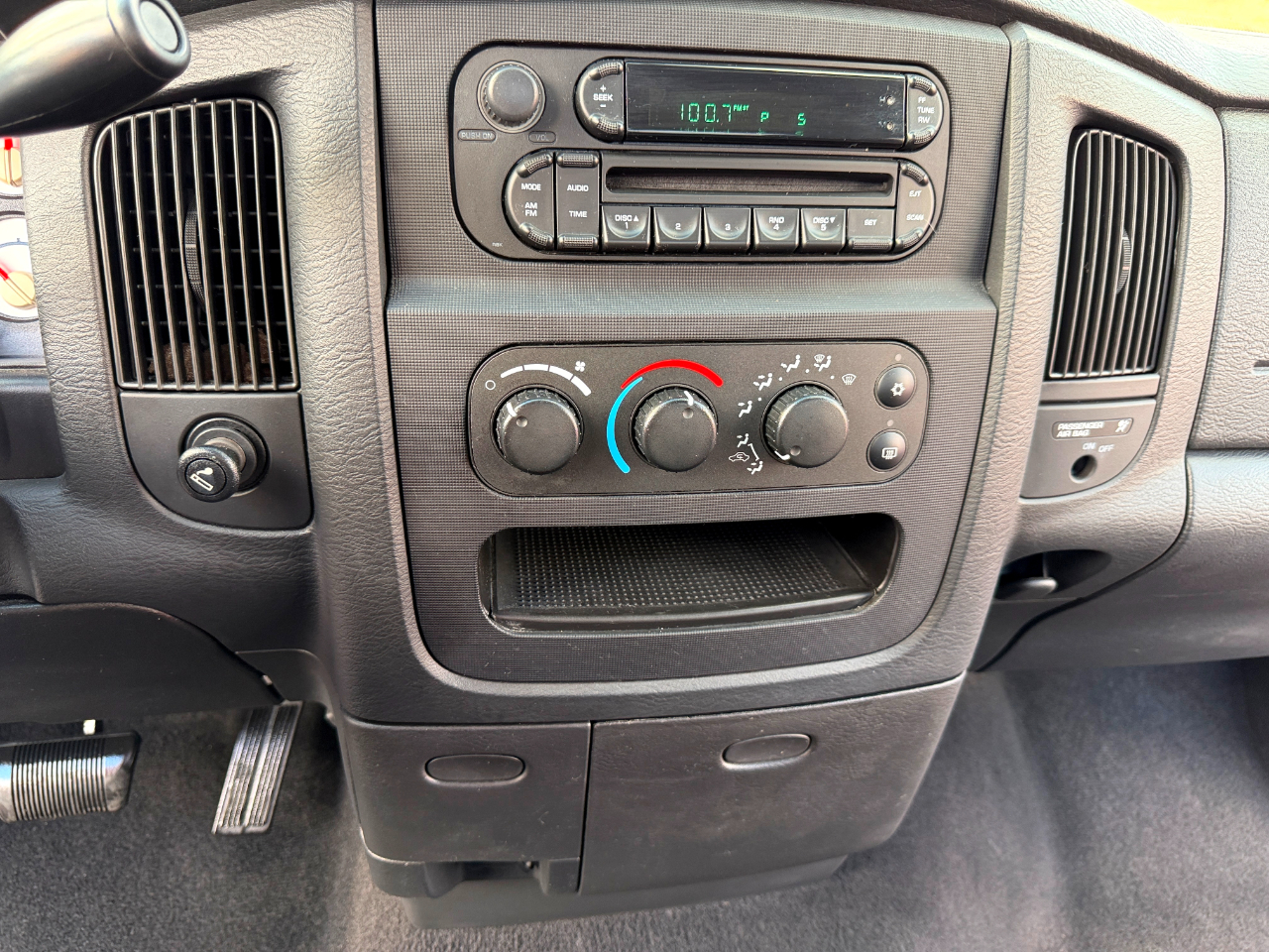 Dodge Ram 1500 SLT Long Bed 2WD 2005