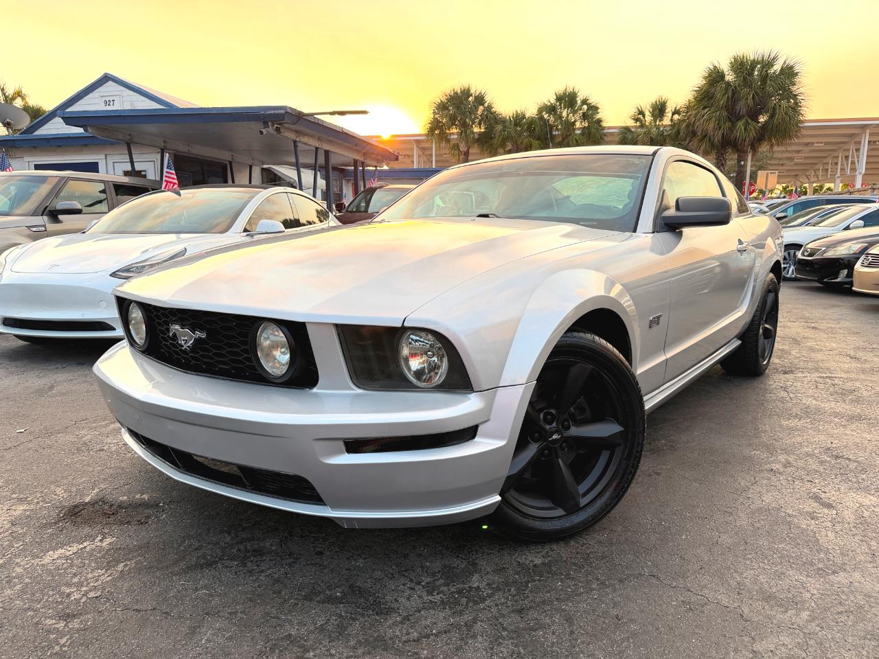 Ford Mustang GT Deluxe Coupe 2005