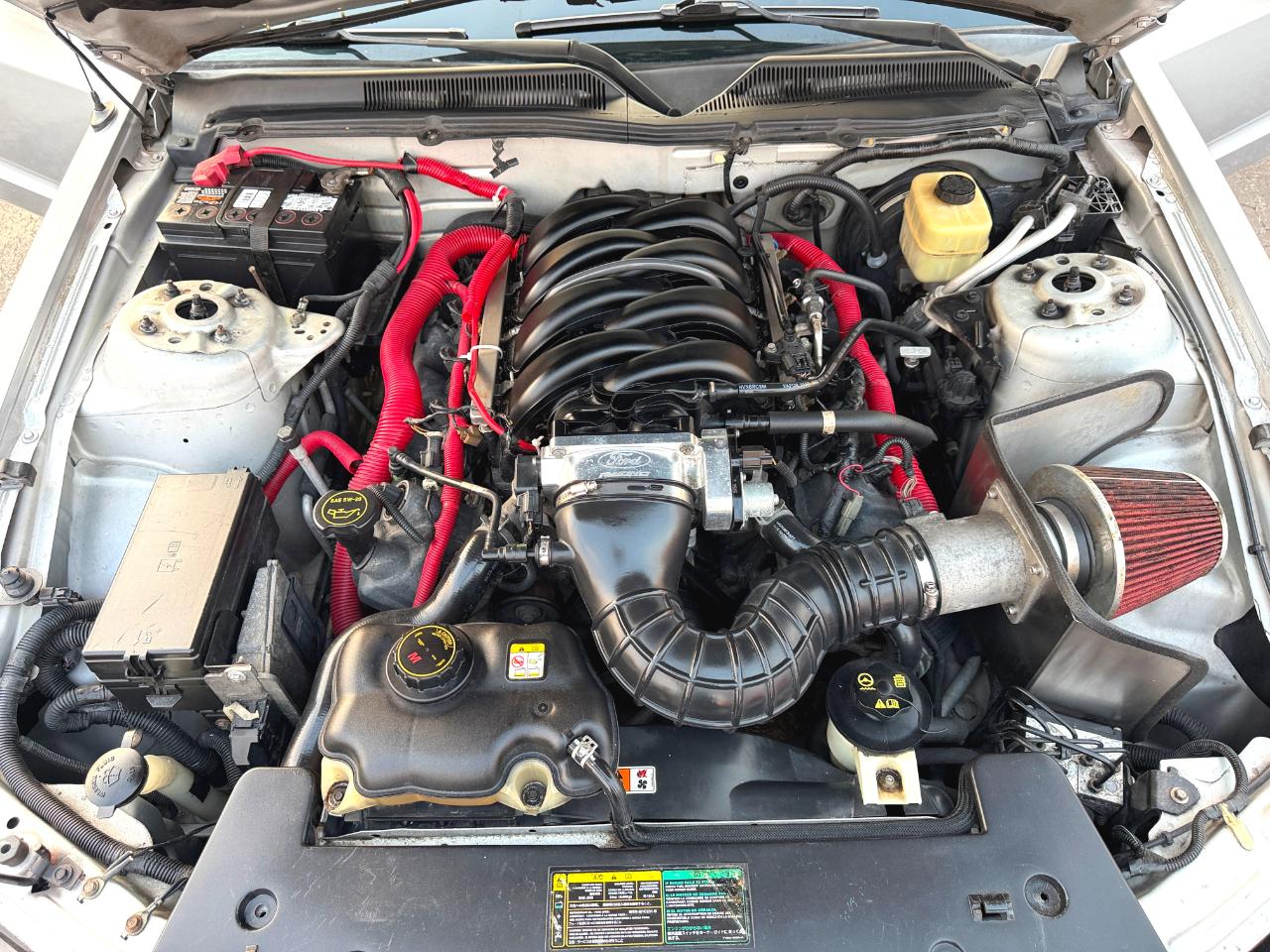 Ford Mustang GT Deluxe Coupe 2005