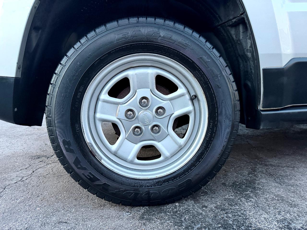 Jeep Patriot Sport 2WD 2013