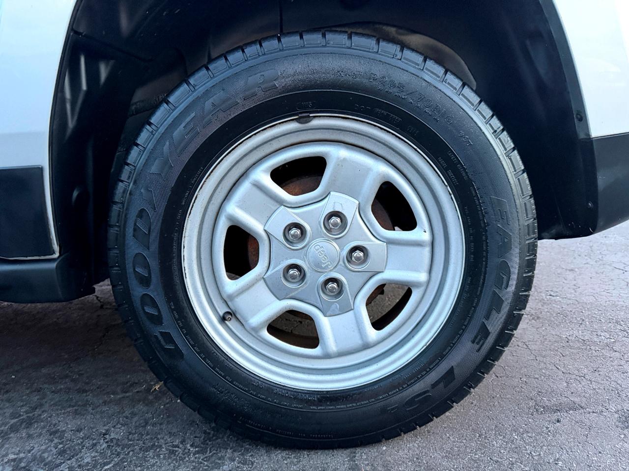 Jeep Patriot Sport 2WD 2013