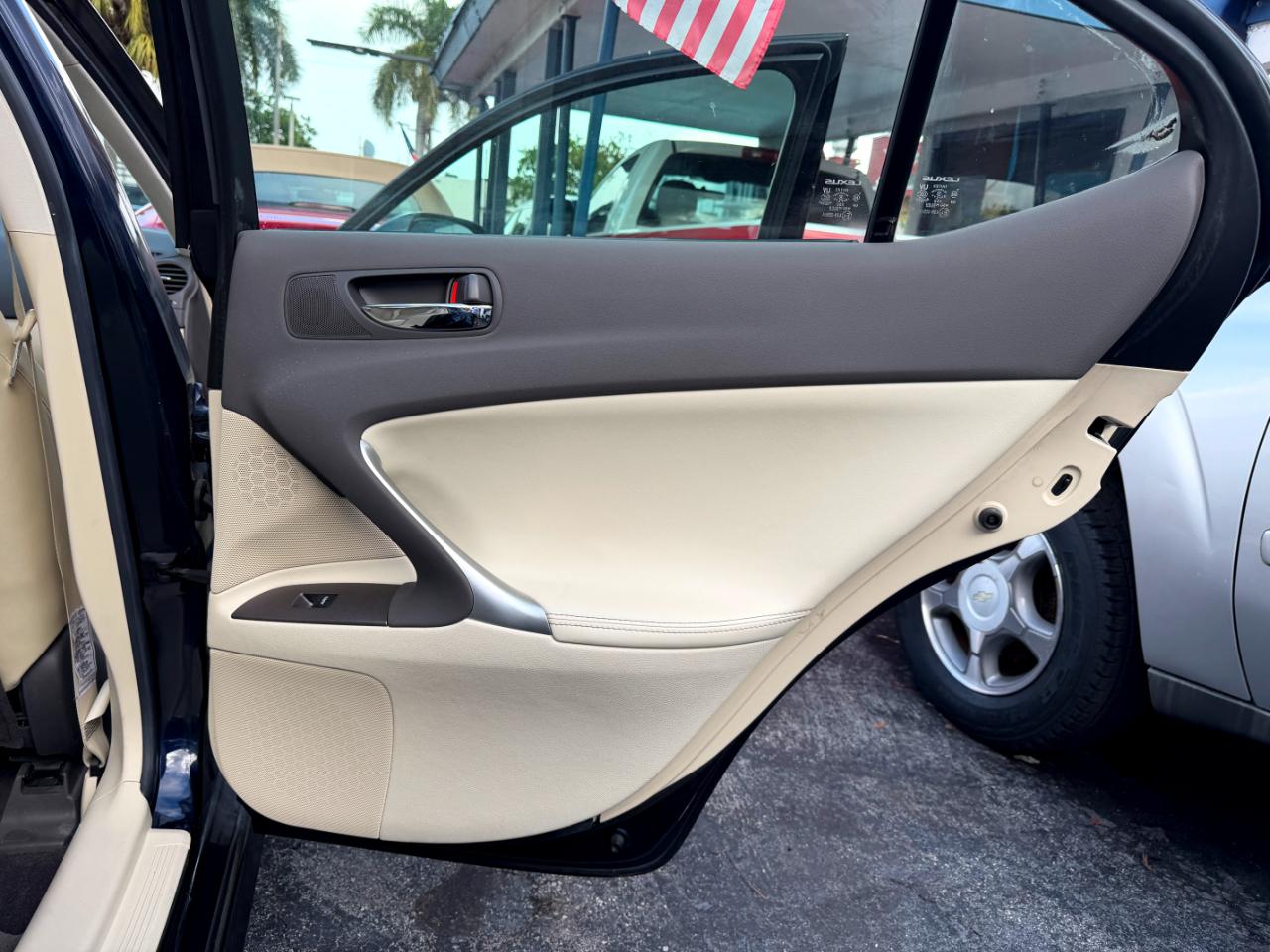 Lexus IS 250 4dr Sport Sdn Auto 2009