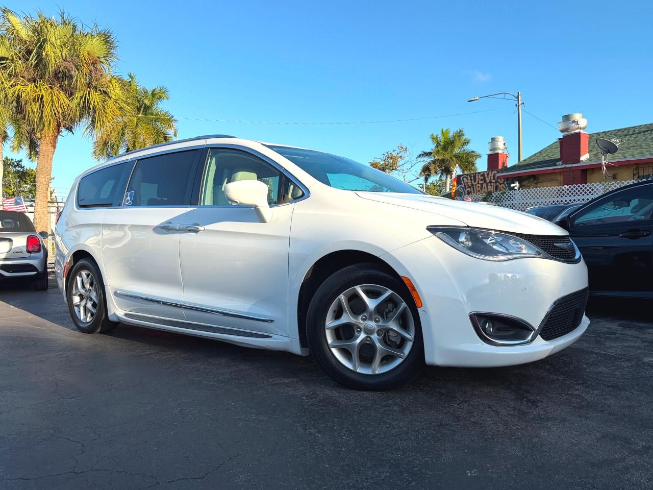 Chrysler Pacifica Touring-L Plus 2019
