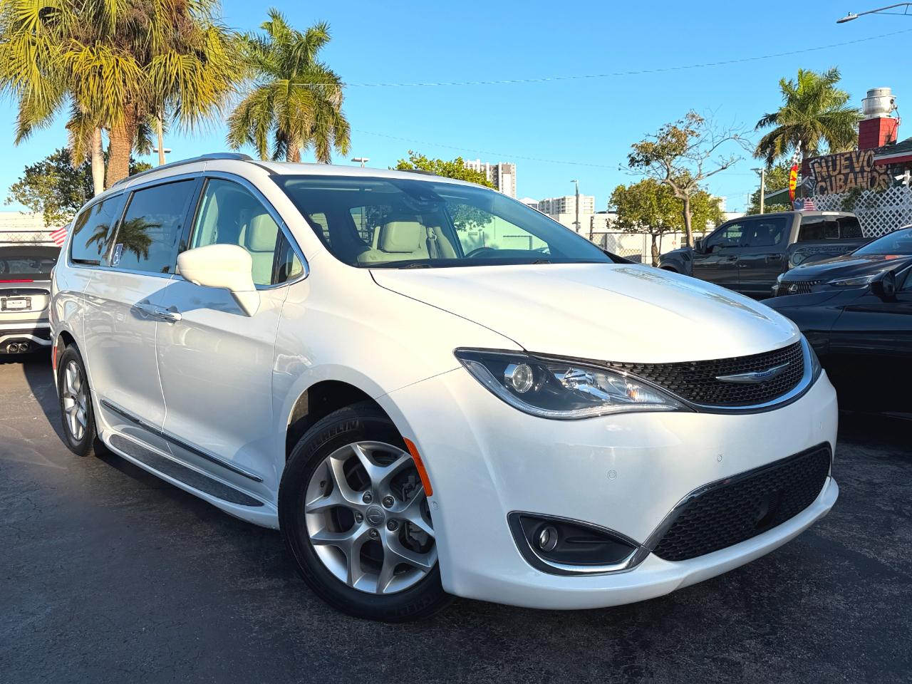 Chrysler Pacifica Touring-L Plus 2019