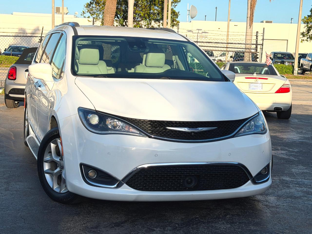 Chrysler Pacifica Touring-L Plus 2019